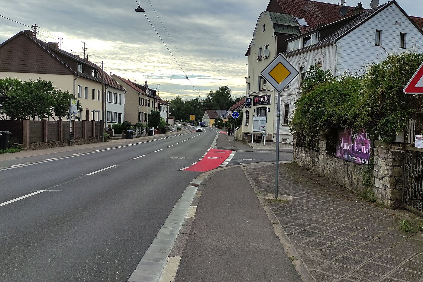 Aufleitung auf den nutzungspflichtigen Geh- und Radweg