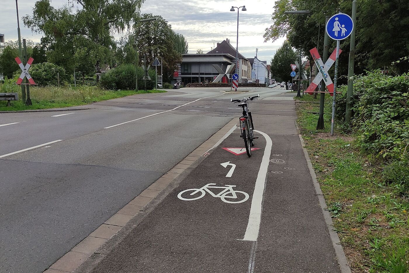 Radwegende in Richtung Wadgassen