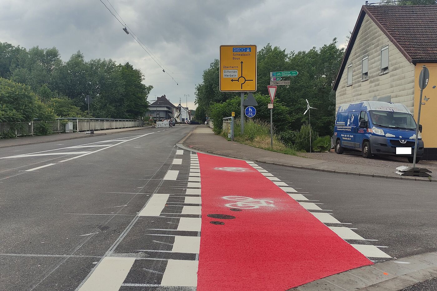 Beginn des Radwegs während der Bauarbeiten